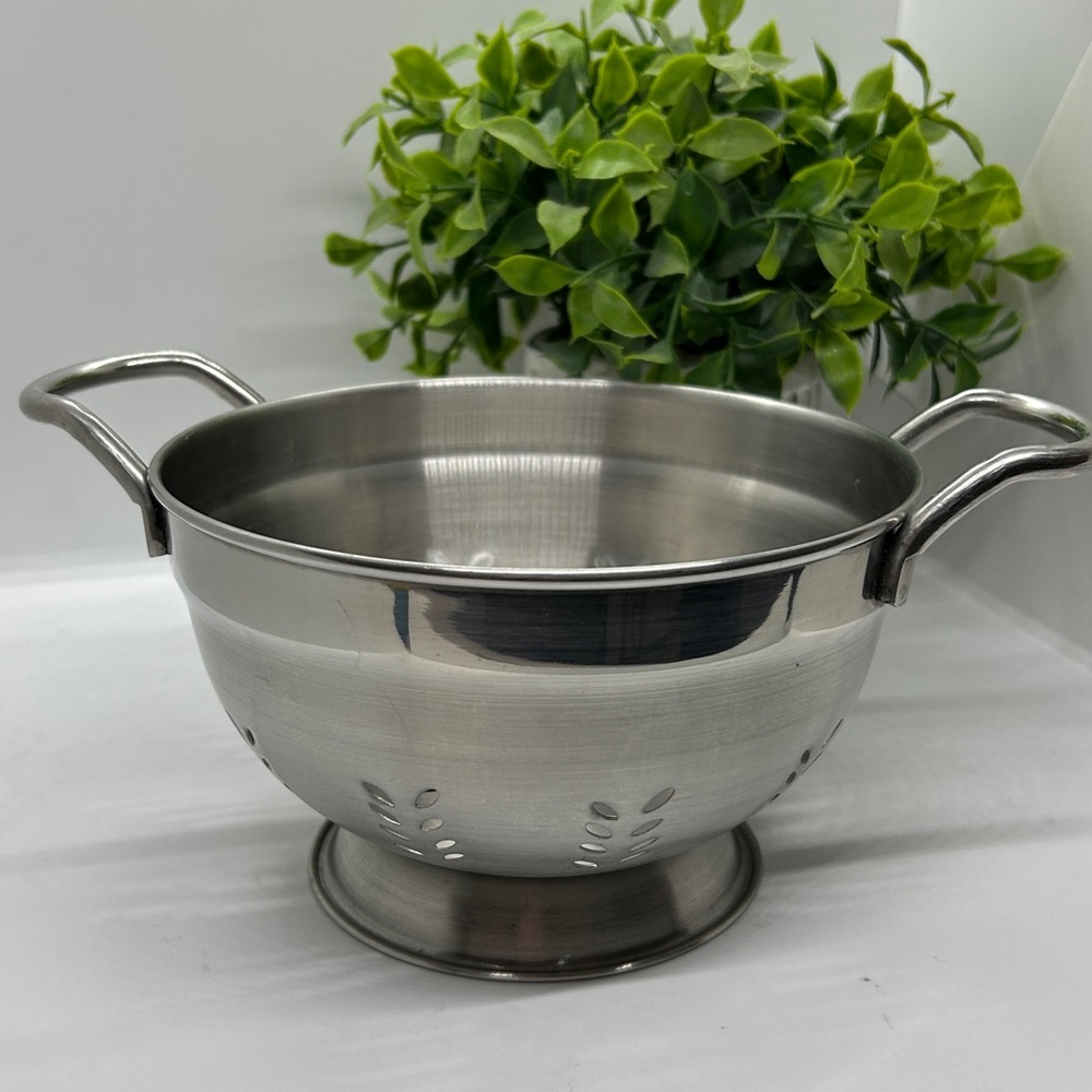 Wazir Chand & Co Pvt Ltd Small 7" Footed Colander Stainless Steel Made in India